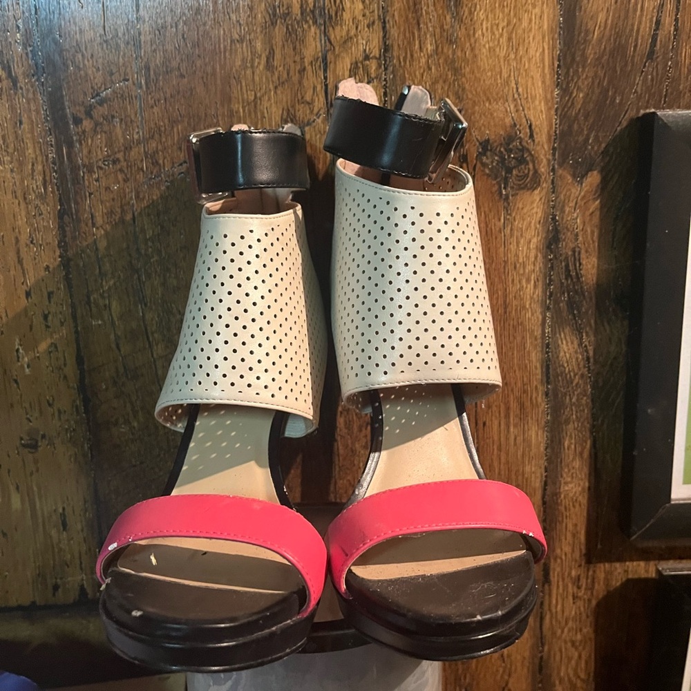 Juicy Couture Beige and Pink Heels